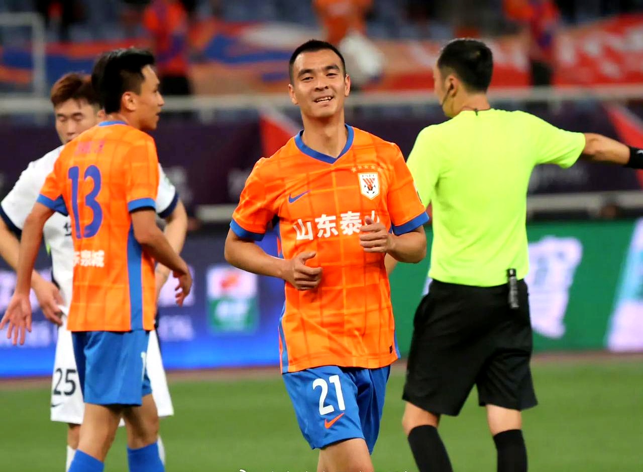 关于集结日山东泰山回应争议——德国杯节点到来,更衣室稳定,身体对抗强度拉满的信息 关于集结日山东泰山回应争议——德国杯节点到来,更衣室稳定,身体对抗强度拉满的信息